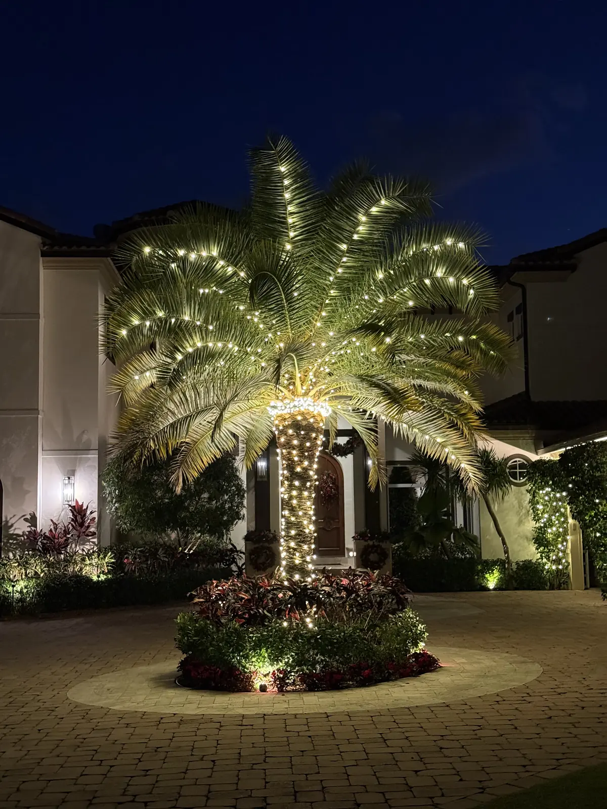 Holiday lighting